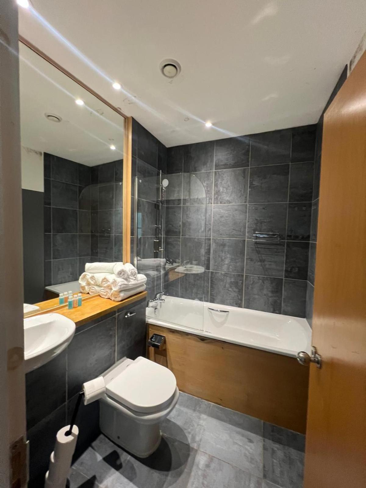 Super Prime City Centre Modern 3 Bed Apartment ลิเวอร์พูล ภายนอก รูปภาพ